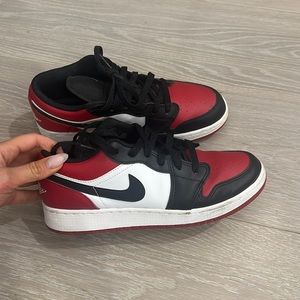 WOMENS LOW TOP AIR JORDAN